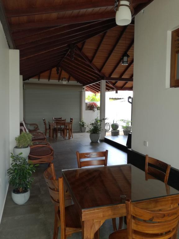 Bianco Terrace Hotel Negombo Exterior photo