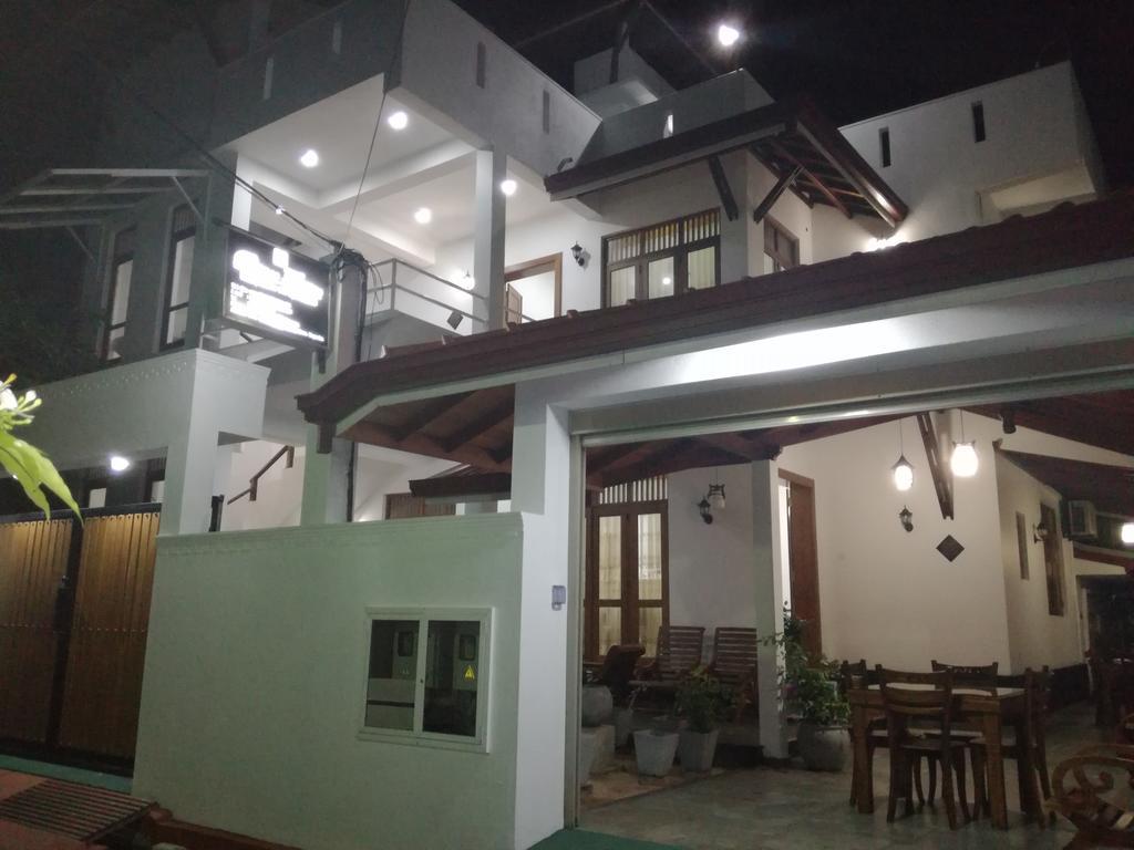 Bianco Terrace Hotel Negombo Exterior photo